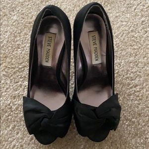 Black satin Steve Madden pumps